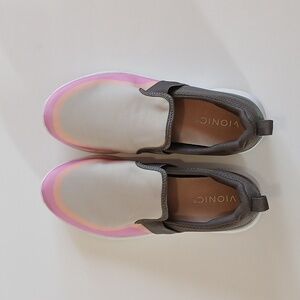 •VIONIC• Slip-On Sneakers in Gray with Pink and Peach Accents